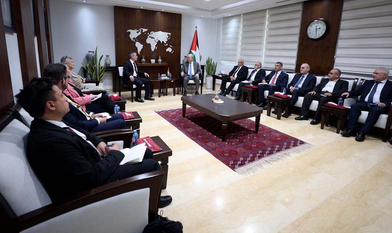 Mustafa reçoit une délégation américaine à Ramallah et appelle à poursuivre la coordination