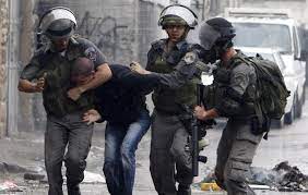 Les forces  isréliennes d'occupation arrêtent deux jeunes Palestiniens à Jérusalem et Ramallah