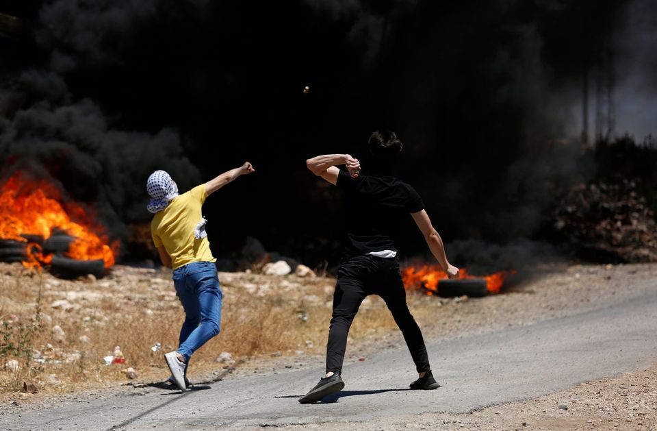 Des citoyens suffoqués pendant la répression israélienne de la marche pacifique de Kafr Qaddoum