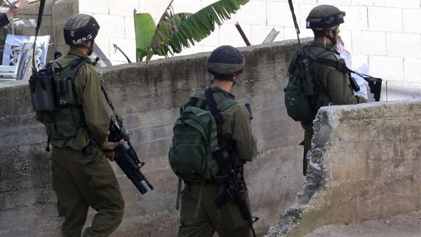 Rapport quotidien : Les forces d’occupation israéliennes escaladent leurs violations contre les Palestiniens