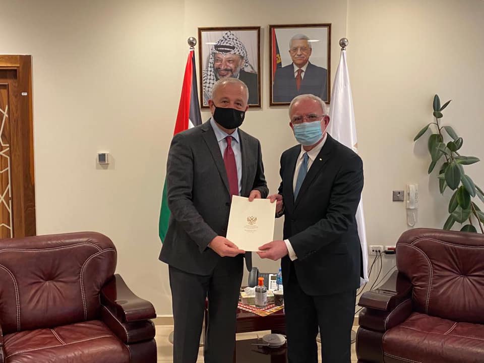 Le ministre russe des affaires étrangères salue la publication du décret électoral par le président Mahmoud Abbas