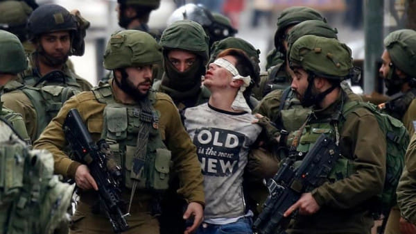 Au moins six Palestiniens capturés l'armée d'occupation en Palestine 