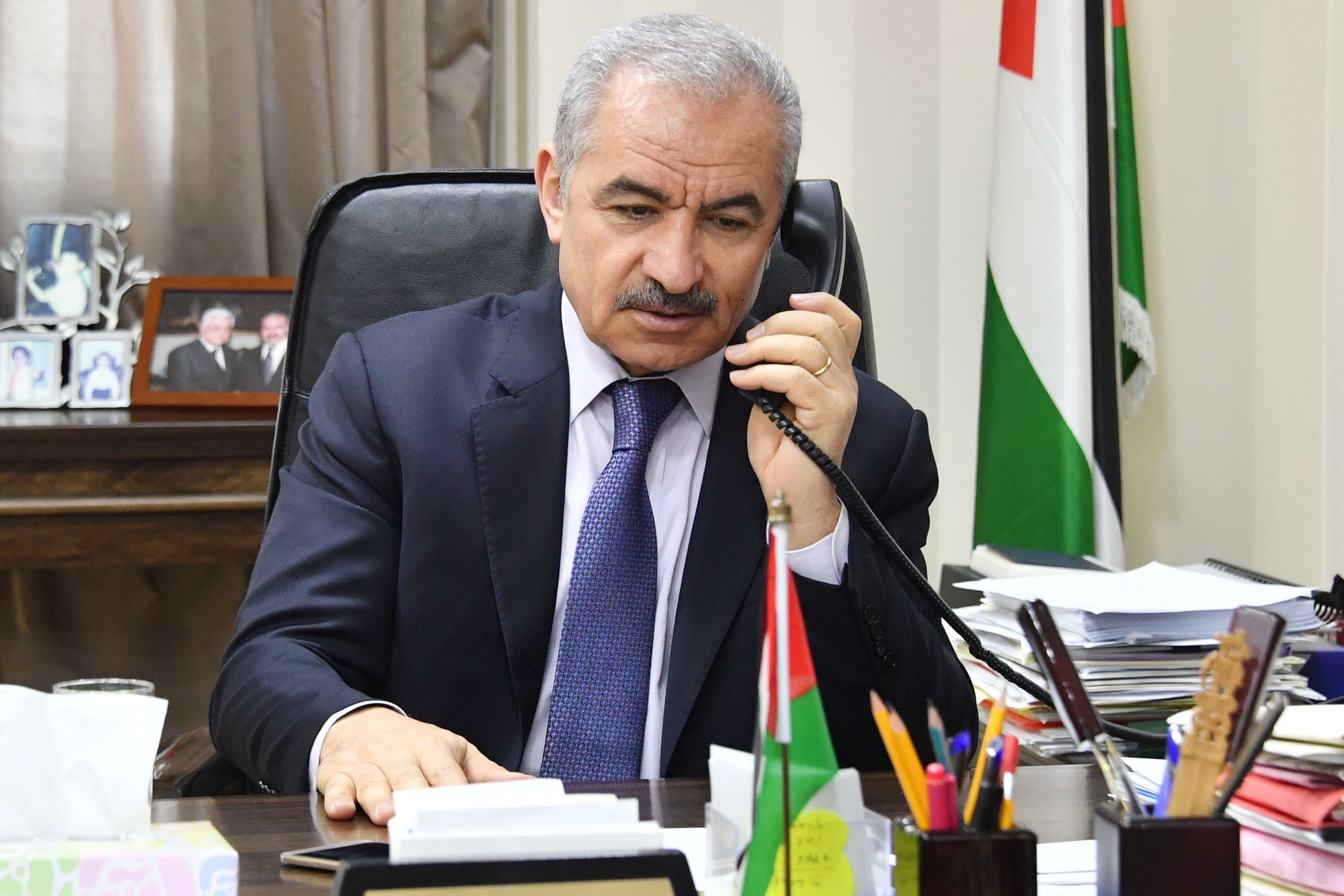 Shtayyeh demande une protection internationale pour les Palestiniens après l’exécution d’un citoyen par les colons  
