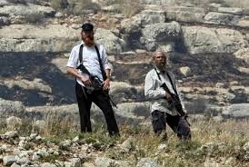 4 blessés par balles réelles lors d'une attaque de colons à Wadi Rahal, au sud de Bethléem