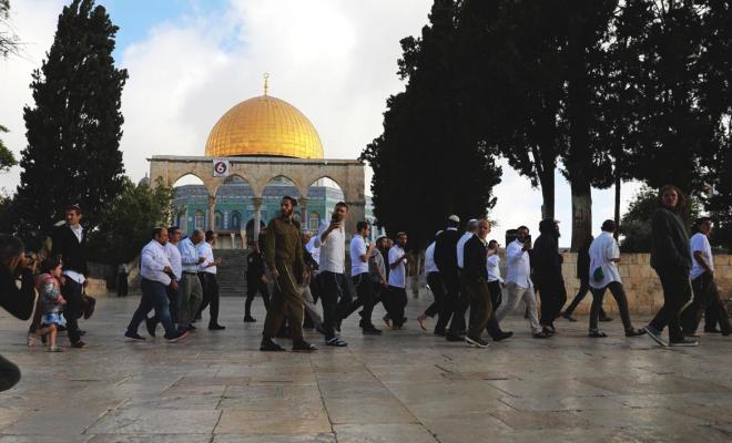 Al-Bakri : 22 incursions contre Al-Aqsa et 57 appels à la prière ont été interdits dans la mosquée Ibrahimi pendant le mois dernier