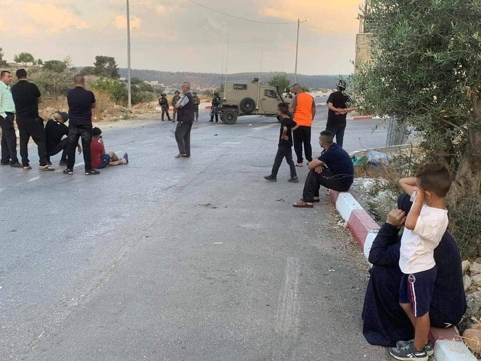 Les bulldozers d’occupation démolissent une maison en construction à Ramallah
