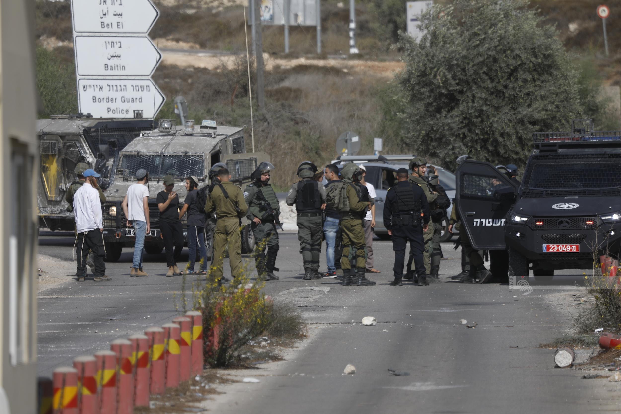 Des colonisateurs israéliens blessent deux Palestiniens à Ramallah