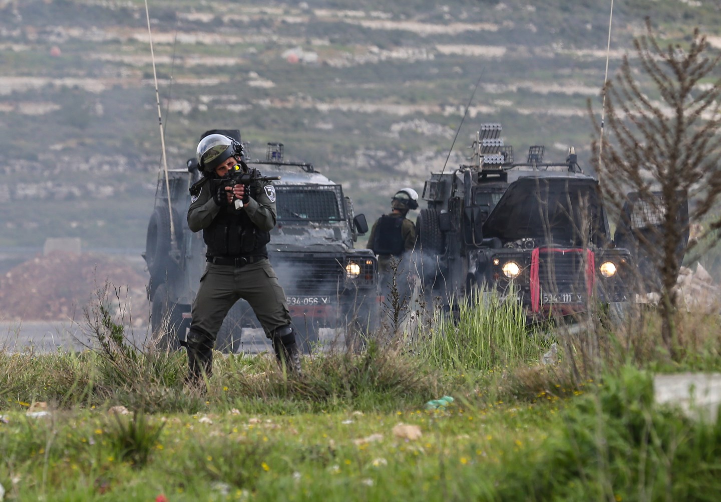L’armée israélienne blesse un Palestinien près de Qalqilya