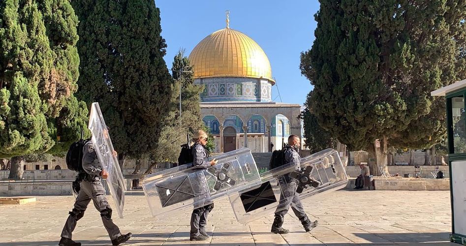 63 colons profanent la Mosquée Al-Aqsa  