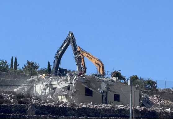 Des bulldozers israéliens détruisent pour la deuxième fois la maison d'un journaliste au nord d'Hébron