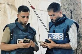  Les journalistes : Anas Al-Sharif et Mohammed Qreiqeh