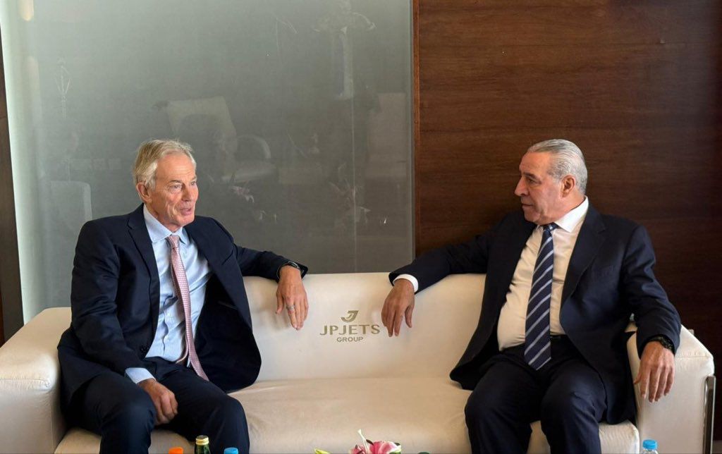 Al-Sheikh discute avec Blair des moyens de garantir le succès de l'initiative du président Trump visant à mettre fin à la guerre.