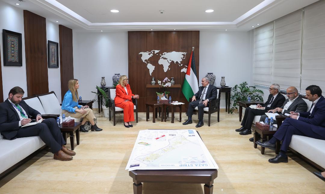 Shtayyeh appelle à l'ouverture de tous les points de passage pour acheminer l'aide humanitaire de manière adéquate à Gaza