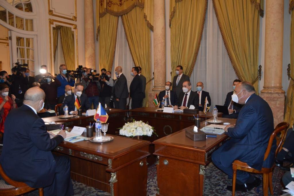 Les ministres des affaires étrangères de l'Égypte, de la Jordanie, de la France et de l'Allemagne affirment leur engagement de la solution à deux États