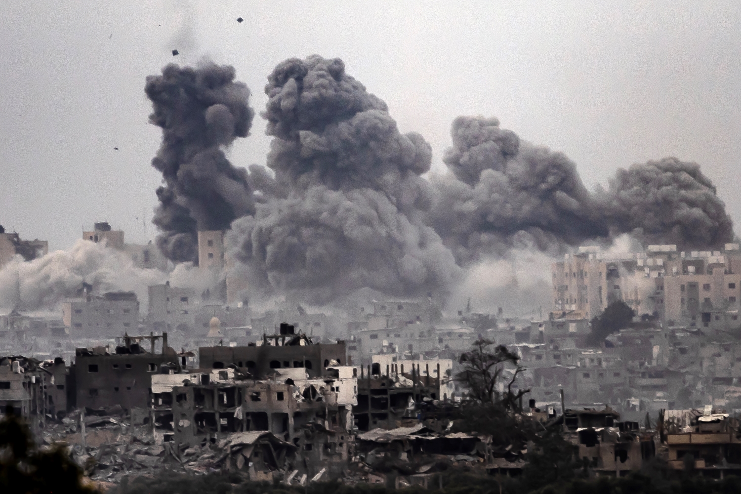 Martyrs et blessés dans les bombardements israéliens sur les camps de Jabalia, Al-Sabra et Al-Shati
