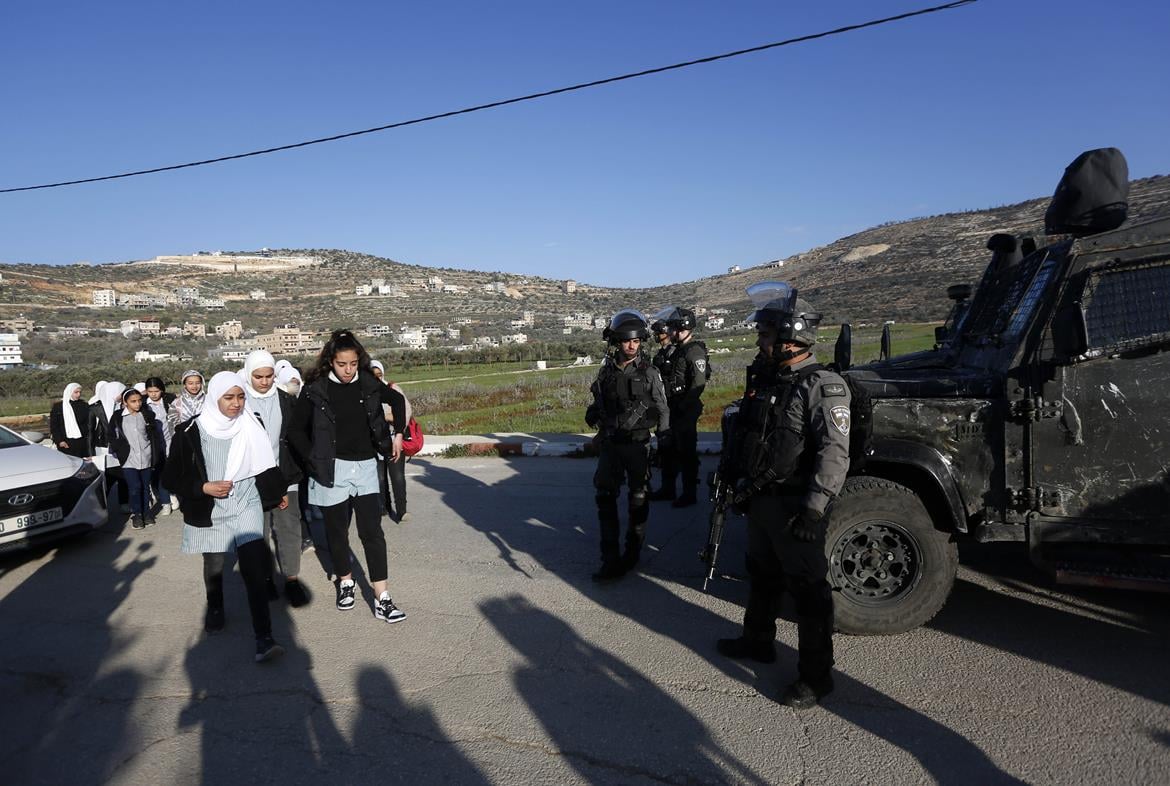L'occupation arrête des élèves et en prend d'assaut une école à Hébron