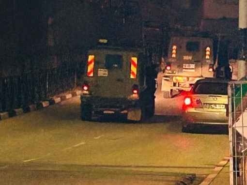 L'occupation prend d'assaut Sinjil et Deir Dibwan à Ramallah 
