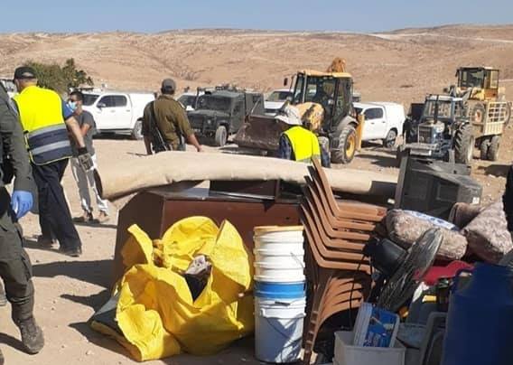 Les autorités israéliennes démolissent une maison et des installations agricoles à Hébron