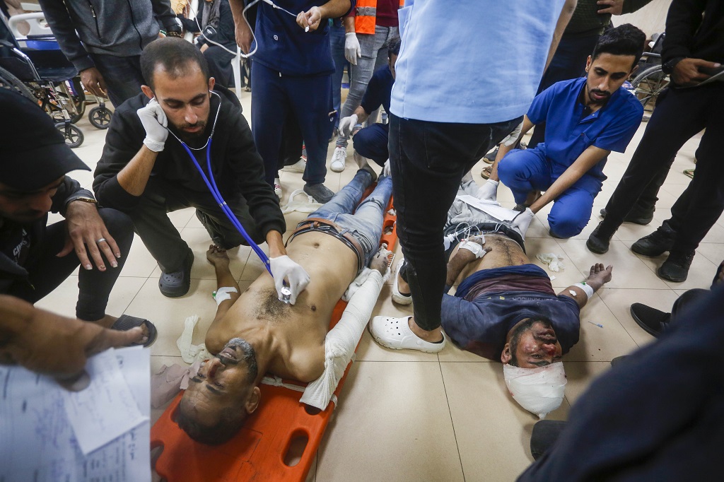 Un père et son fils parmi 4 victimes des frappes aériennes israéliennes sur Gaza
