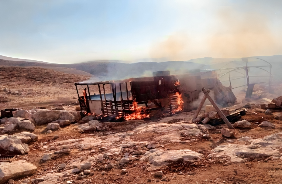 Des colons israéliens mettent le feu à une habitation au nord-ouest de Jéricho