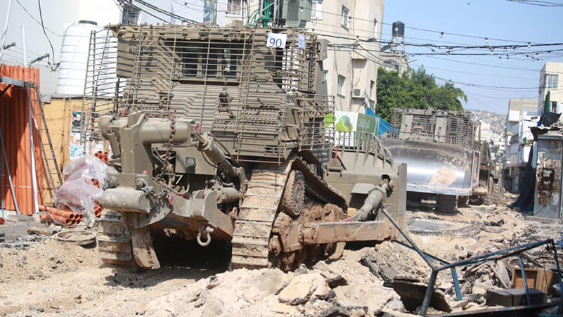 L’armée israélienne prend d’assaut la ville de Jénine et son camp