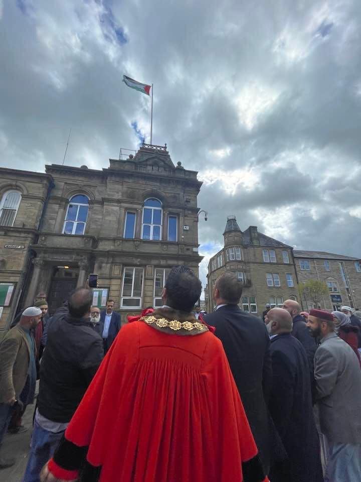  Levée du drapeau palestinien au siège de la municipalité britannique de Pendle 