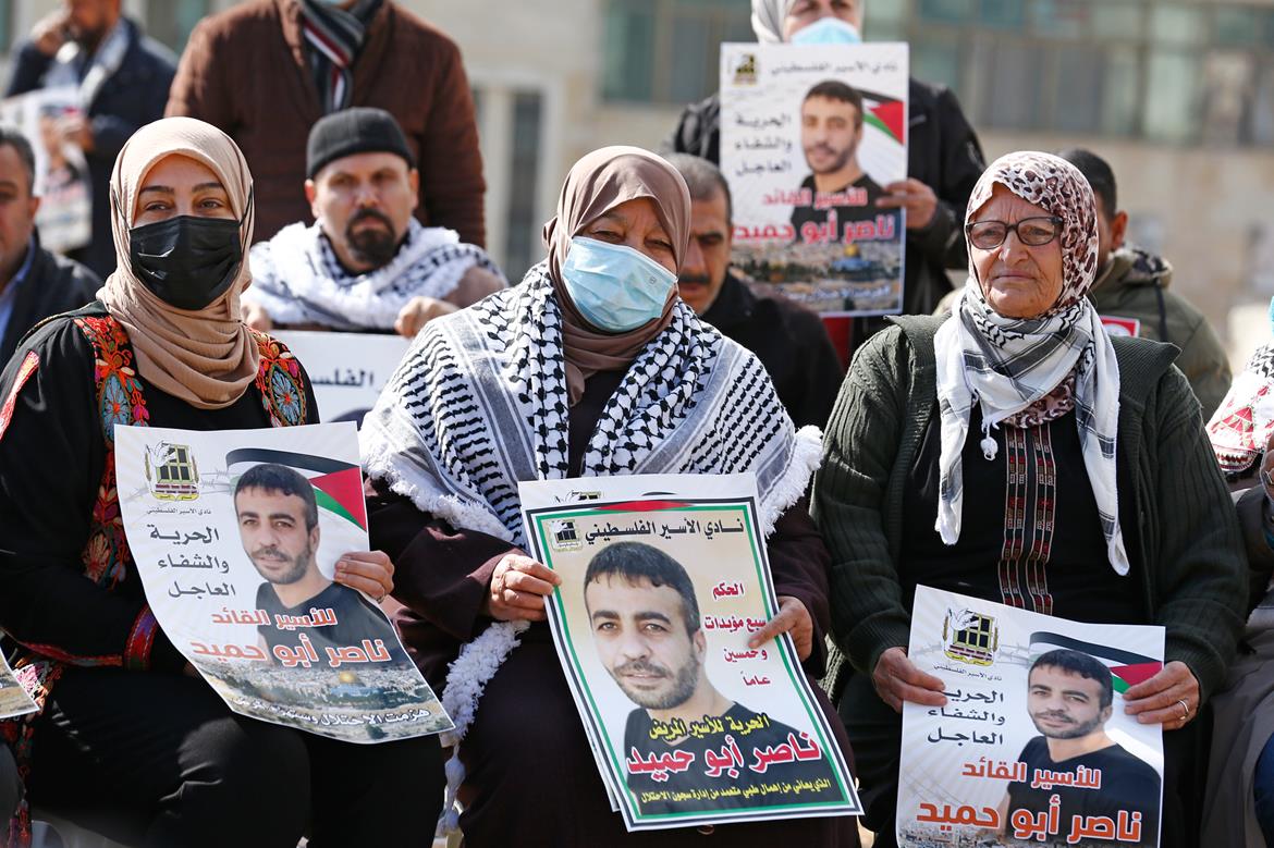 Malgré son état de santé critique, Israël transfère le détenu atteint d'un cancer Abu Hamid à la clinique de la prison de Ramleh