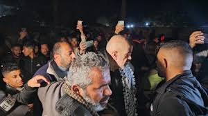 9 détenus palestiniens libérés par les autorités israéliennes, arrivent dans la bande de Gaza