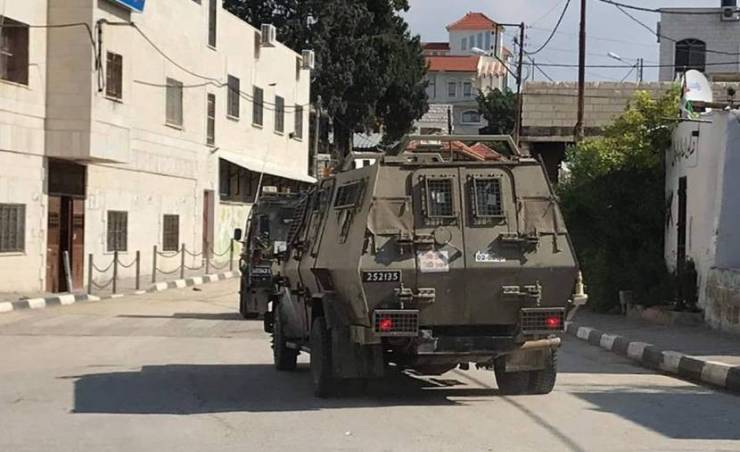 Tulkarem : l'occupation arrête un ex-prisonnier et encercle sa maison  