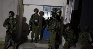 L'armée israélienne saisit une somme d'argent dans la maison d'un prisonnier à Silwan