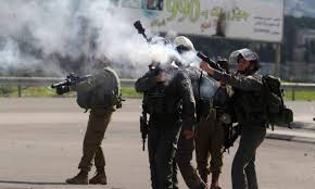 Les forces israéliennes  prennent d'assaut le village de Husan, à l'ouest de Bethléem