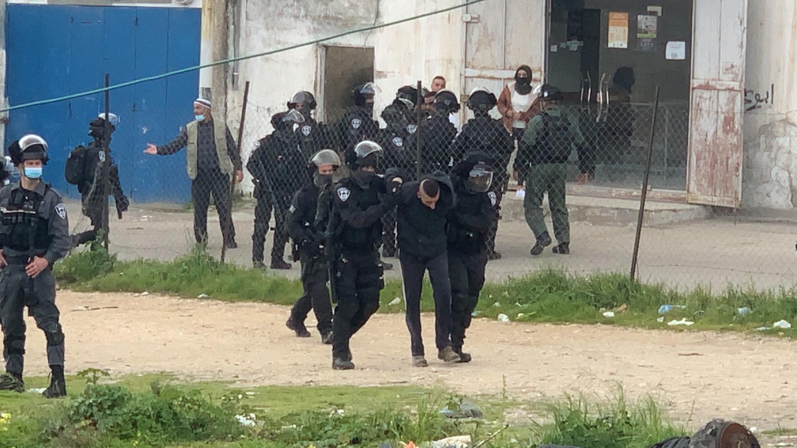 Dix Palestiniens appréhendés, six autres blessés lors d’assauts israéliens en Cisjordanie