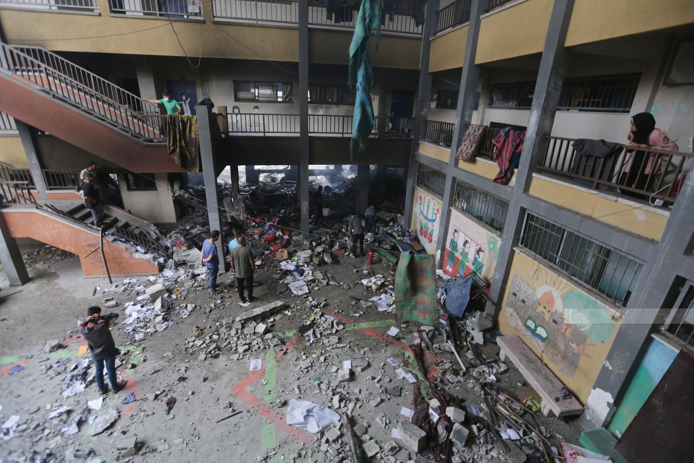Des victimes dans un bombardement israélien contre une école abritant des personnes déplacées à Gaza