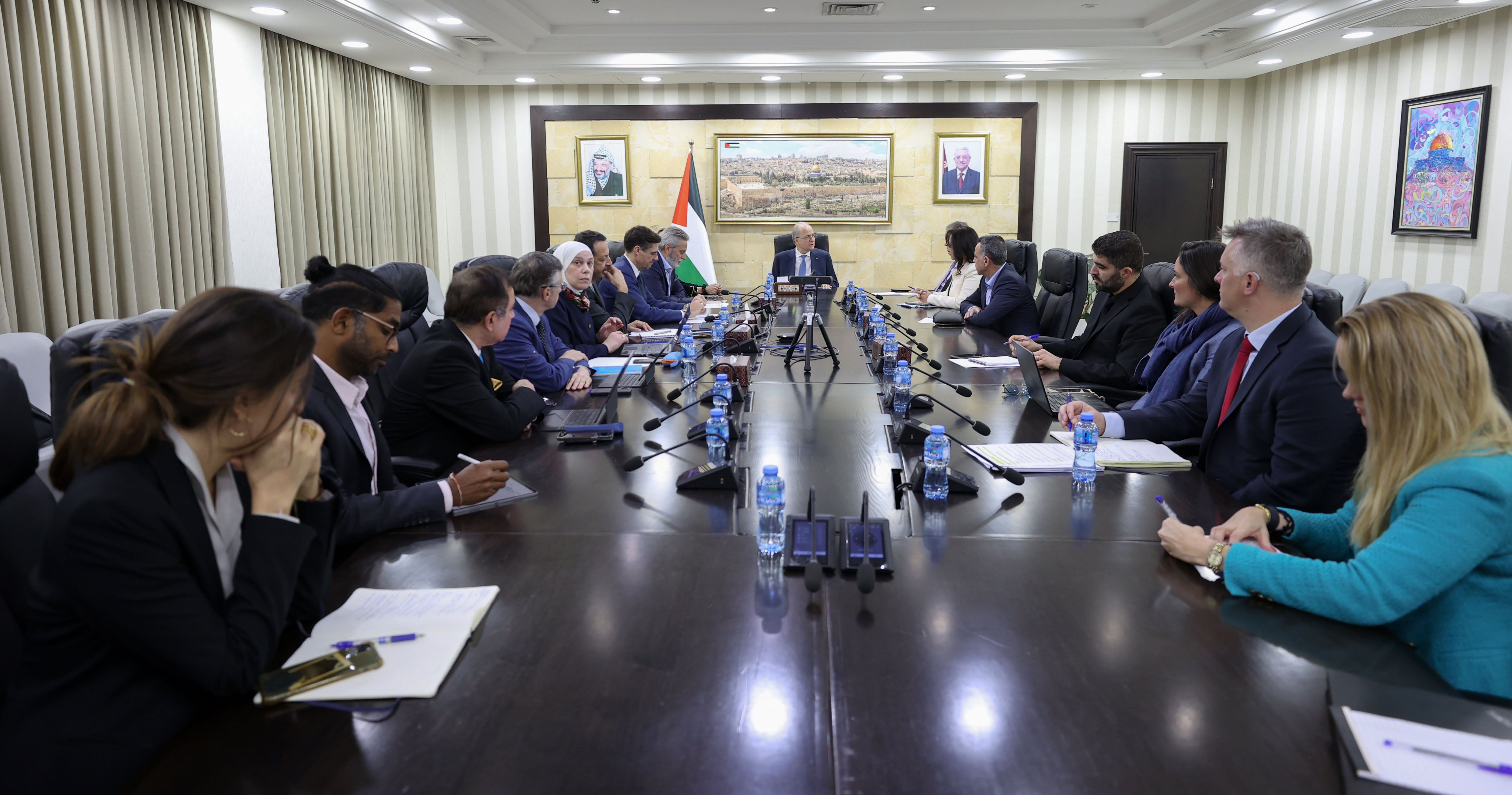 Mustafa tient une réunion avec des représentants de l'ONU et des institutions internationales pour coordonner les efforts de secours et de reconstruction à Gaza