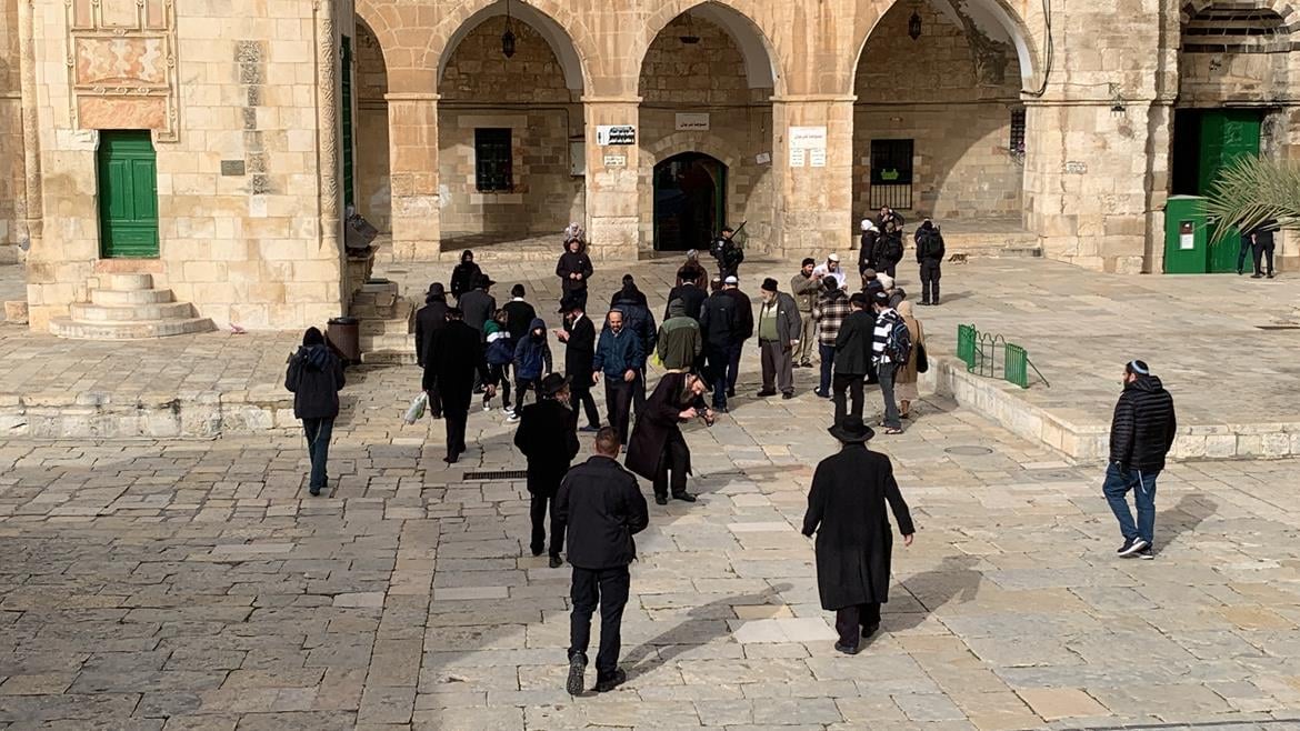 Des colons israéliens envahissent la mosquée d’Al-Aqsa