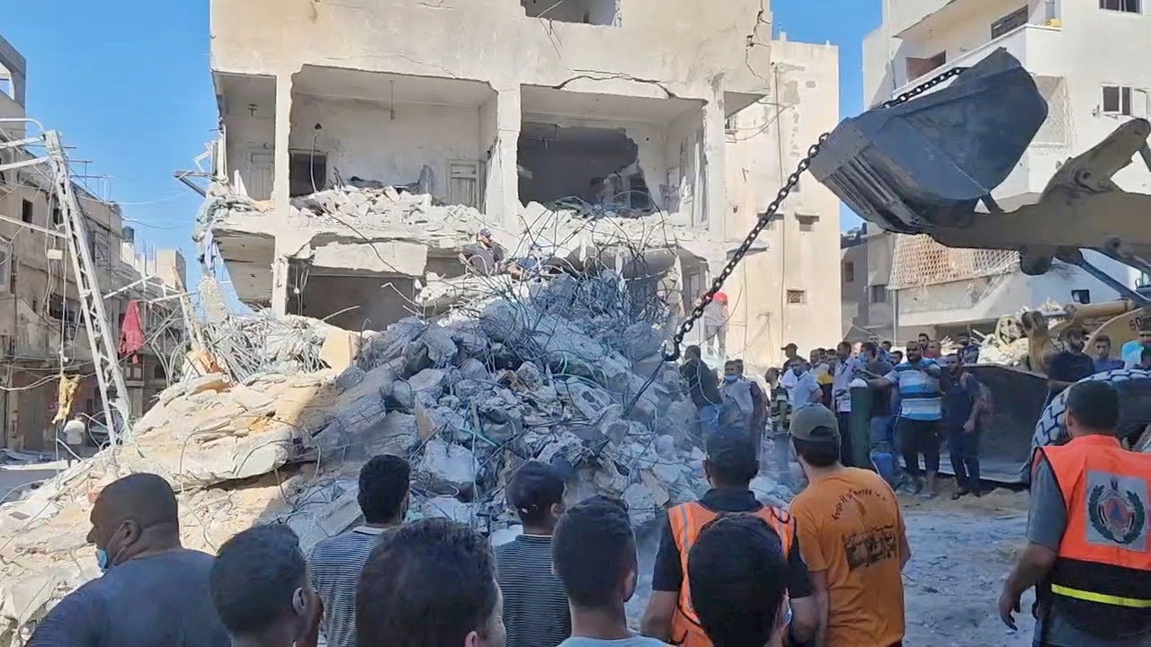 Une mère et de son enfant sont tombés en martyr dans un bombardement de l'occupation au camp de Jabalya