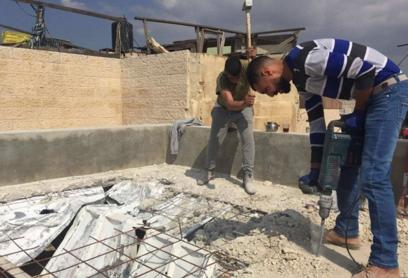Les autorités israéliennes obligent une famille à Jérusalem de démolir sa maison