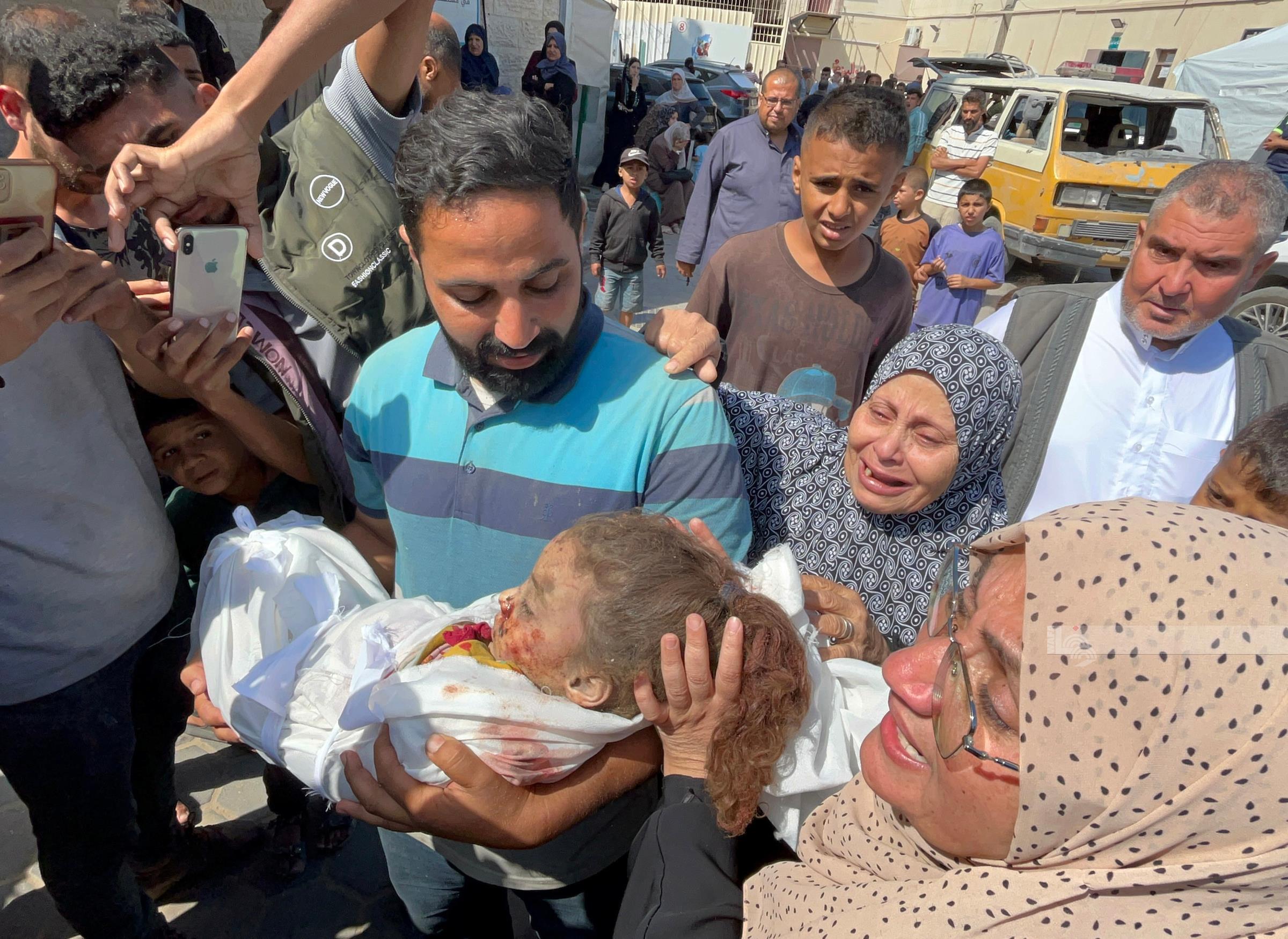 Jour 320 du génocide : des civils tués et blessés lors des bombardements israéliens ininterrompus sur Gaza