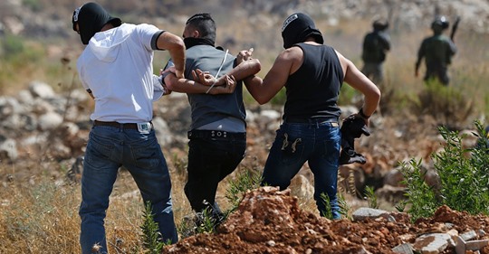 L'armée israélienne d’occupation arrête un jeune Palestinien au sud-ouest de Jénine
