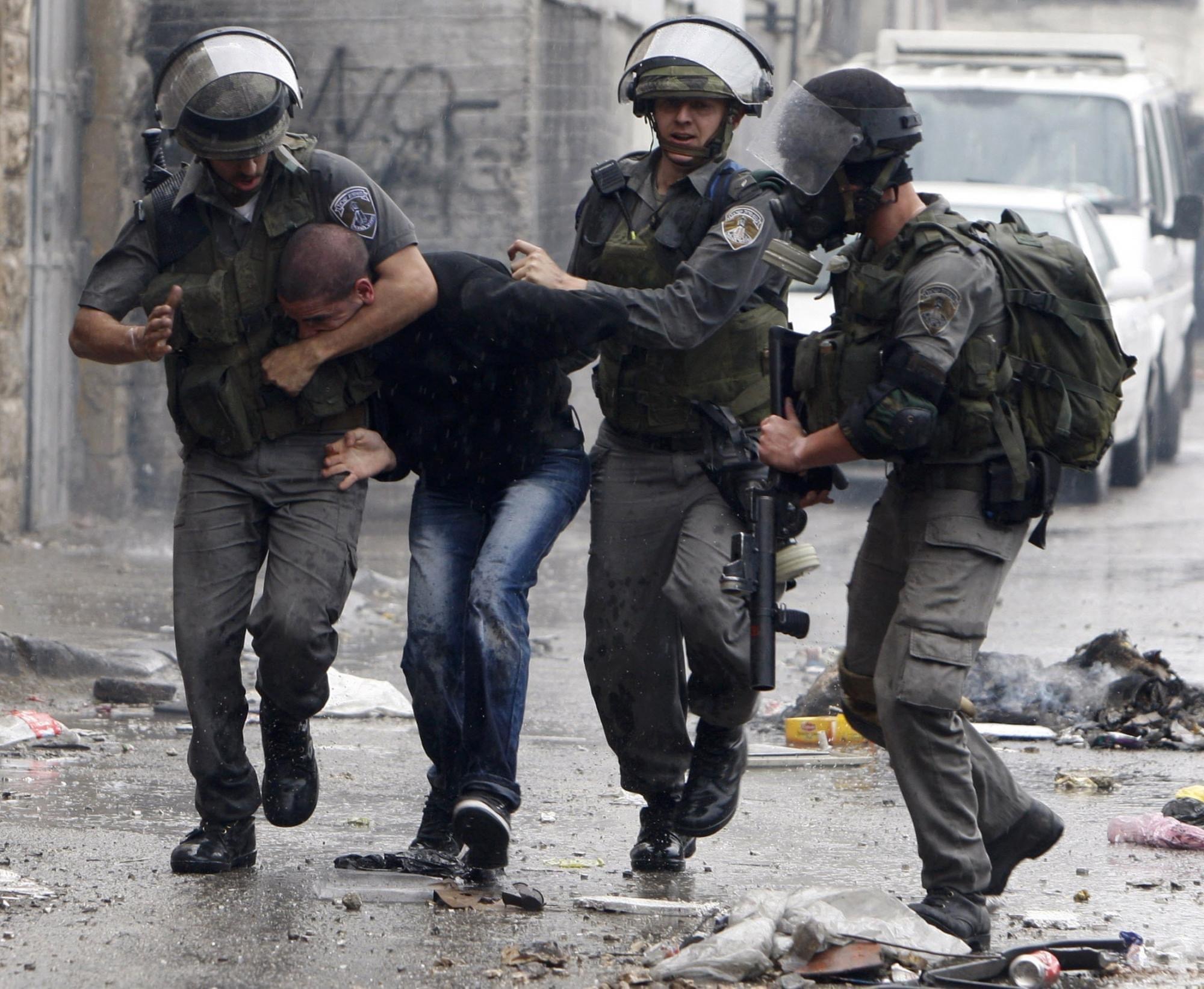 L’armée israélienne arrête deux palestiniens à Hèbron