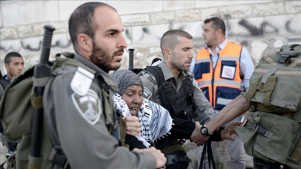 L'armée d'occupation capture 12 Palestiniens lors d'incursions en Cisjordanie