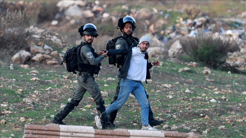 Le total d’interpellés palestiniens augmente à 11 400 après qu'Israël arrête 12 Palestiniens en Cisjordanie