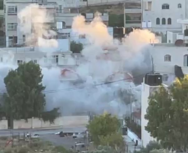 Les forces d'occupation font exploser la maison d'un Palestinien assassiné à Hébron