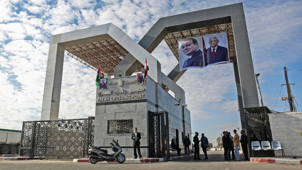  L'occupation bombarde la poste de la frontière de Rafah 