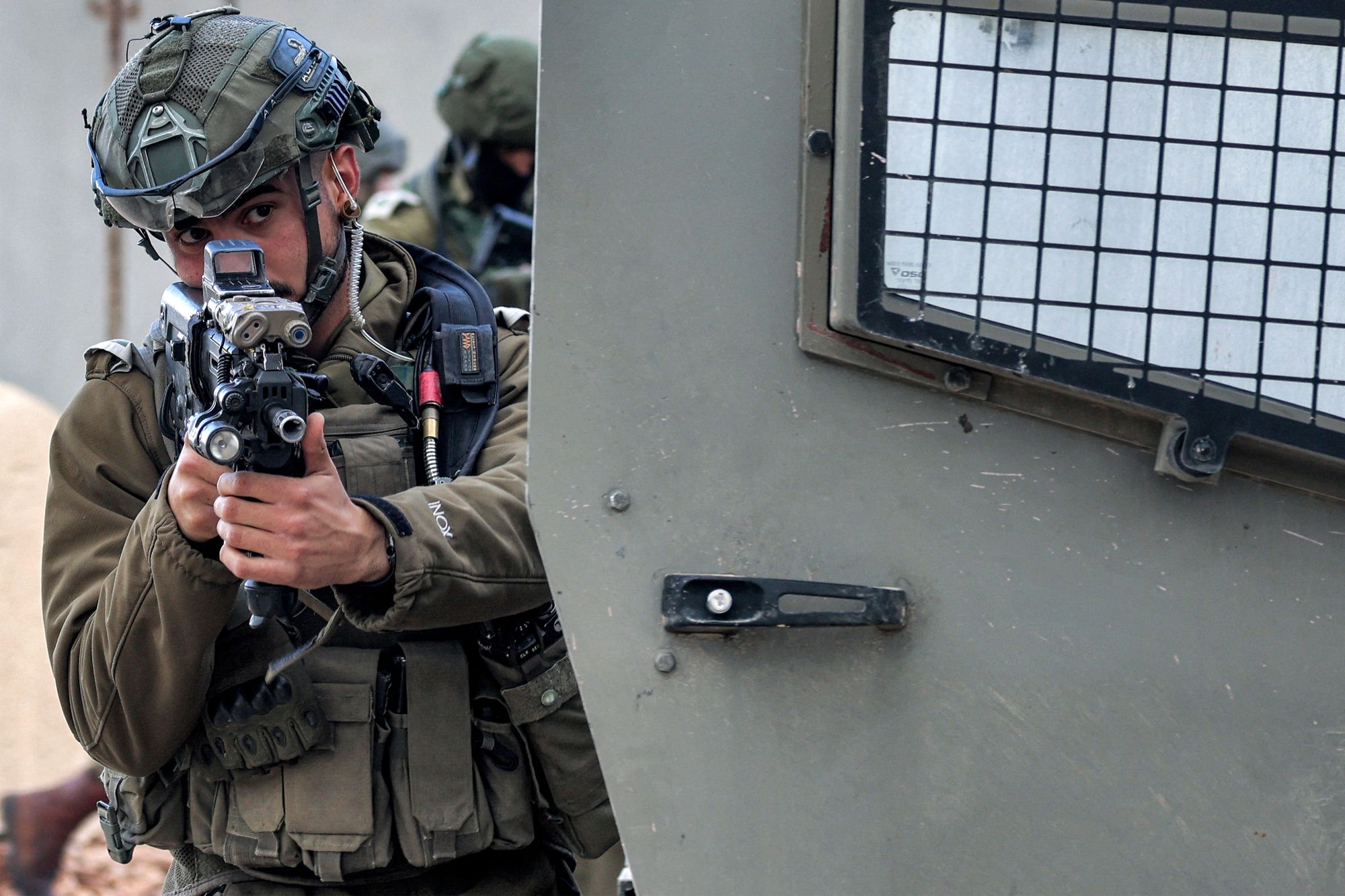 Les forces israéliennes transforment deux maisons palestiniennes en point militaire près de Jénine