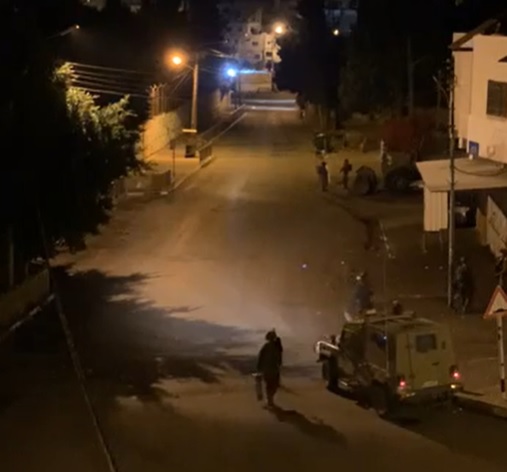 17 civils Palestiniens blessés par les tirs de l'occupation lors de l'incursion des colons dans le tombeau de Yusuf