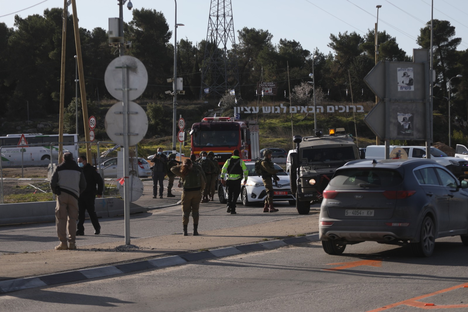 Les forces d’occupation tirent sur un jeune Palestinien et lui blessent au sud de Bethléem