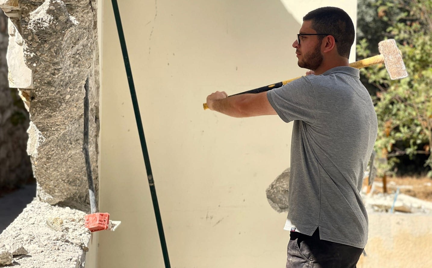 L'occupation oblige une famille à démolir sa maison à Silwan 