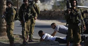 L'armée israélienne arrête des dizaines de citoyens de la ville de Deir Istiya