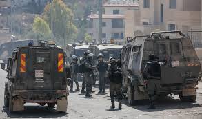 L'armée israélienne ferme l'entrée sud de la ville de Tubas et prend d'assaut l'ouest de Ramallah
